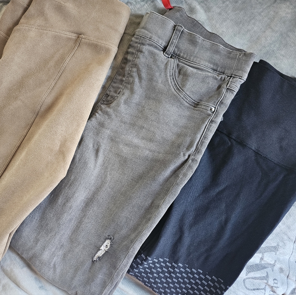 3 pairs of Spanx leggings!
